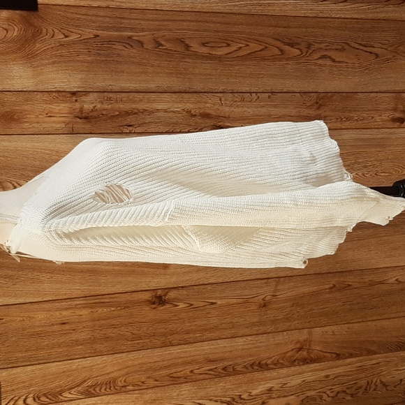 🥀NWT BiBi White Distressed Long-Sleeve Sweater (XL)🥀 - Picture 6 of 9